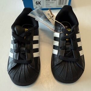 NIB Kids Boys Superstar EL I Black & White Tie-up Sneakers Size 6K